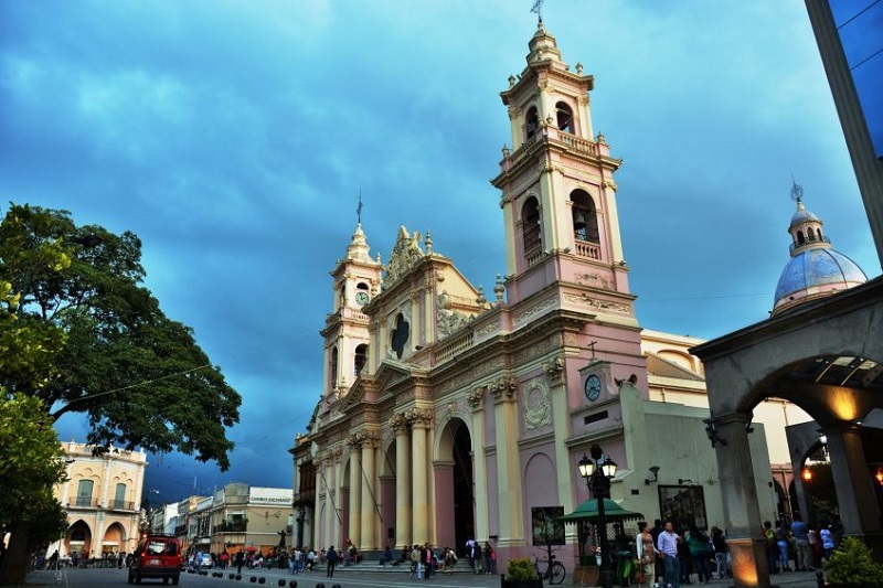 El Calafate - Salta (vol via Buenos Aires)
