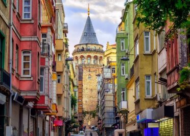 Kusadasi - Izmir - Istanbul (vol)
