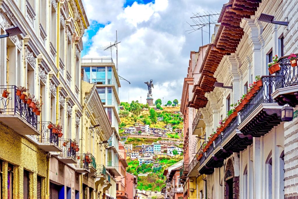 Montréal  Arrivée à Quito