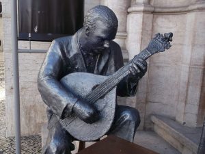 Plongée au cœur de la mélancolie : le Fado Portugais