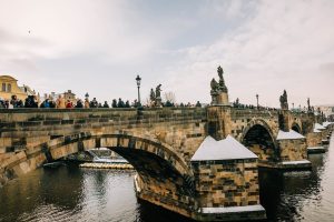Découvrez le pont Charles de Prague!