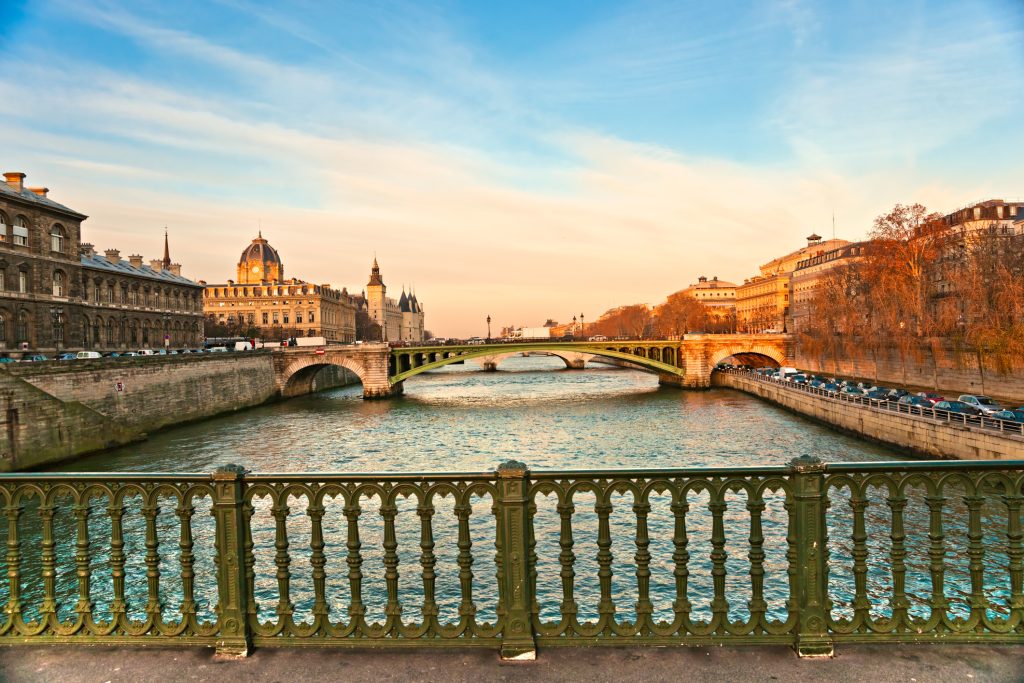 Arrivée à Paris