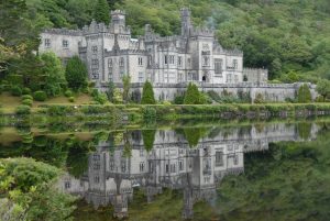 Plongez dans l'histoire et la beauté des châteaux d'Irlande : Un voyage épique à travers les siècles