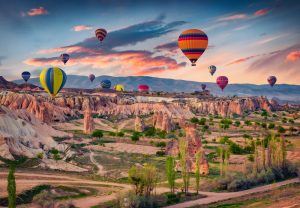 La Cappadoce : géologie, histoire et traditions uniques au cœur de la Turquie